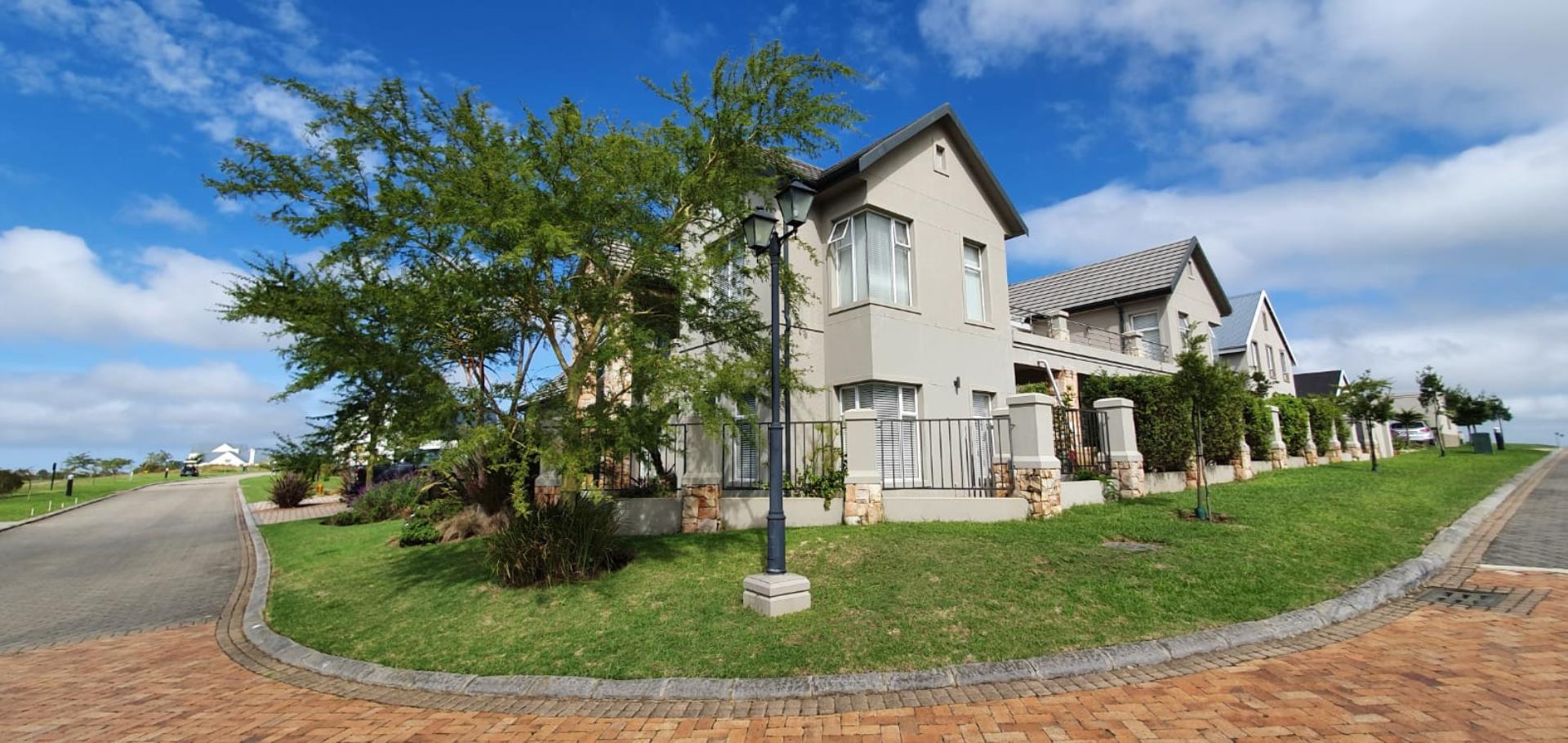 6 Bedroom House for Sale - Western Cape
