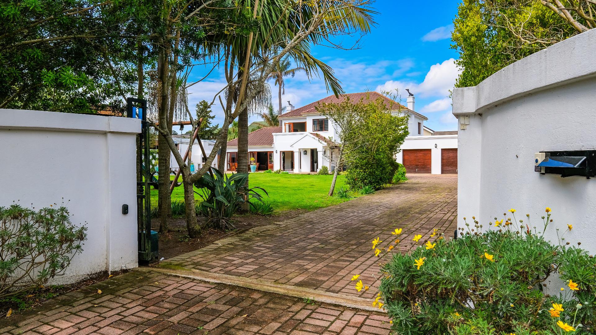 5 Bedroom House for Sale - Western Cape