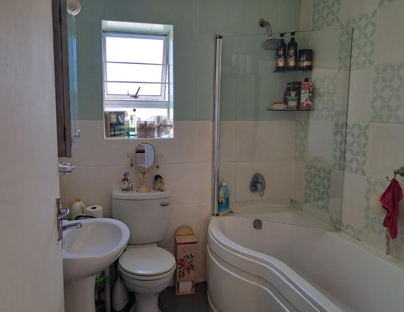 729536_BATHROOM_(1.1).jpg