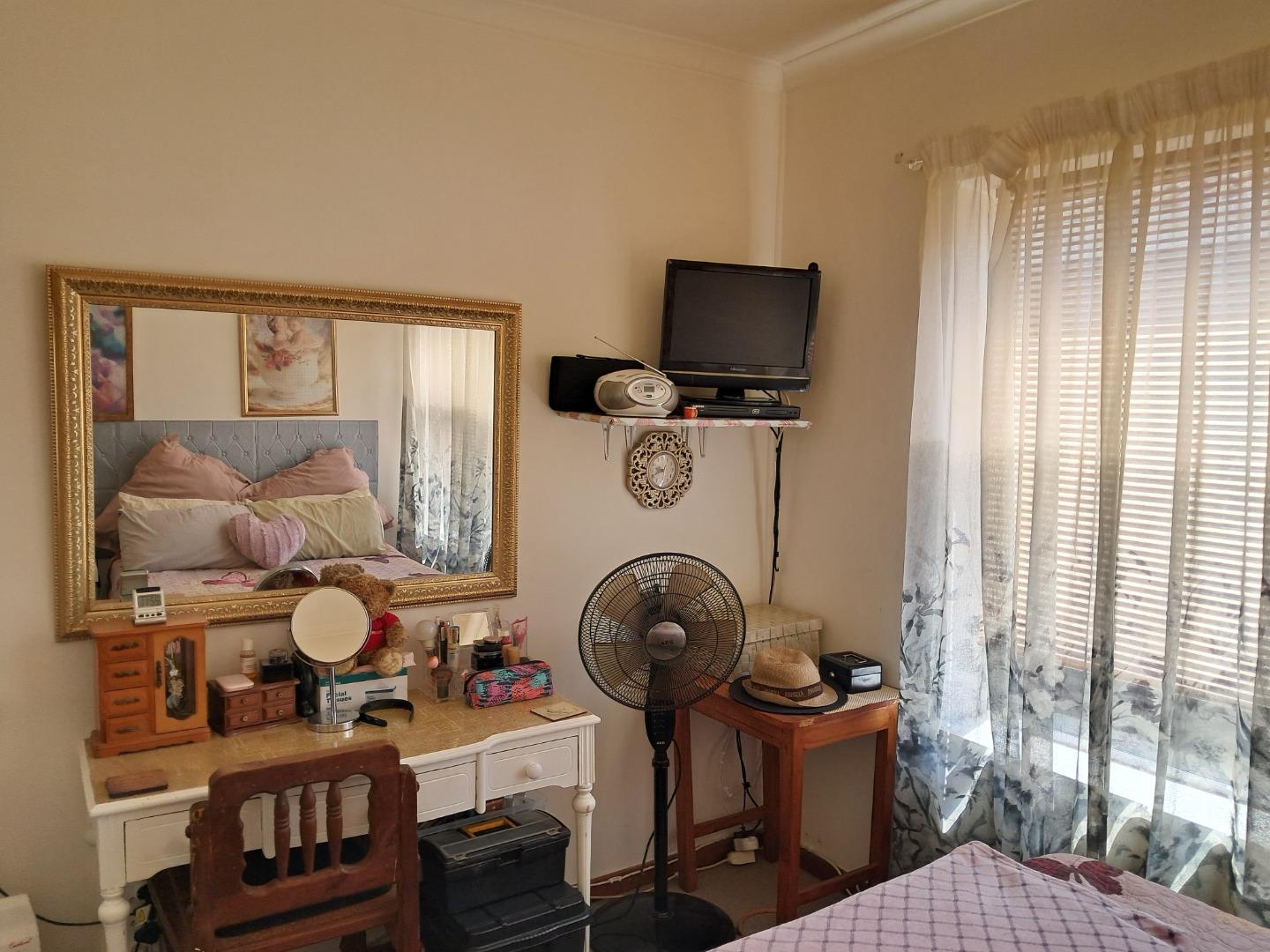 729536_BEDROOM_1_(11).jpg