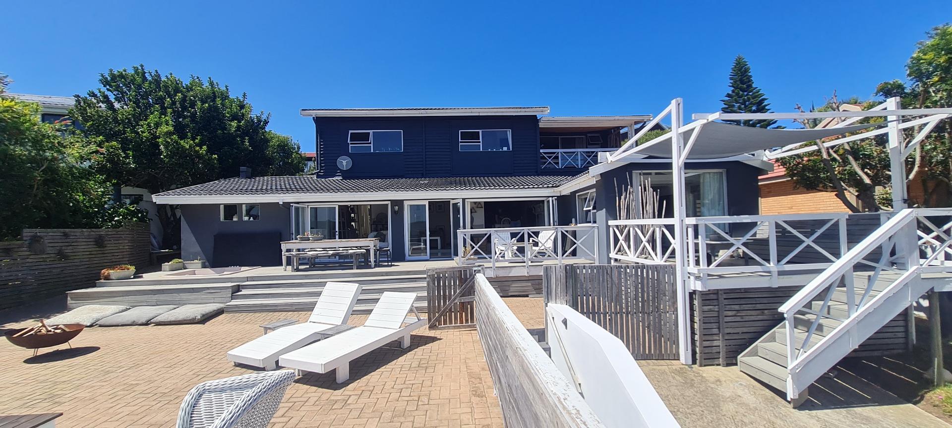 6 Bedroom House for Sale - Western Cape