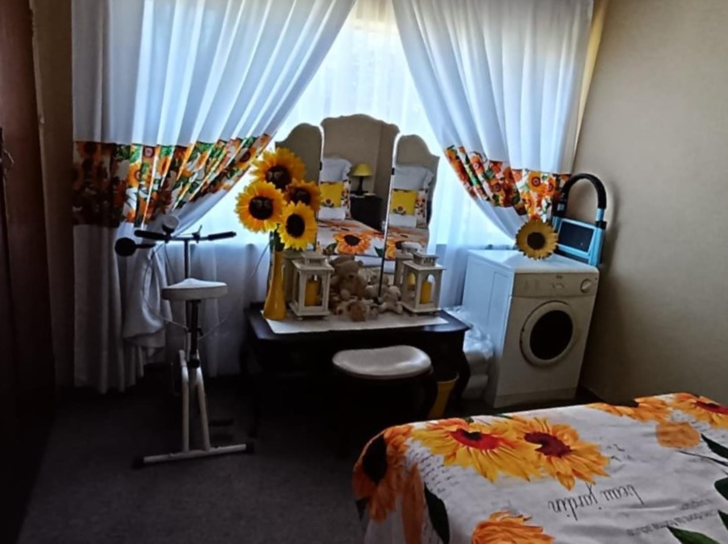 731515_BEDROOM_2......jpeg
