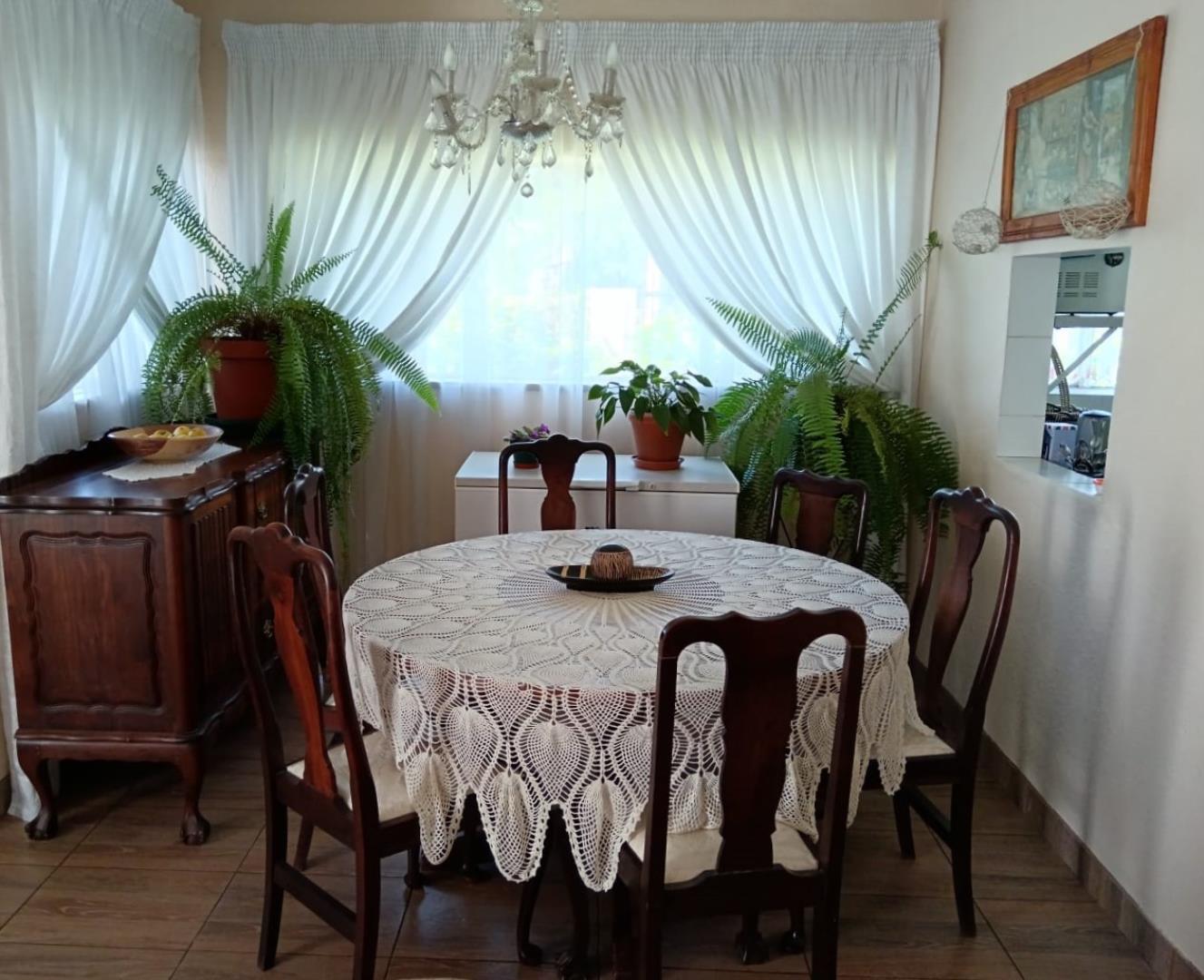 731515_DINING_ROOM..jpeg