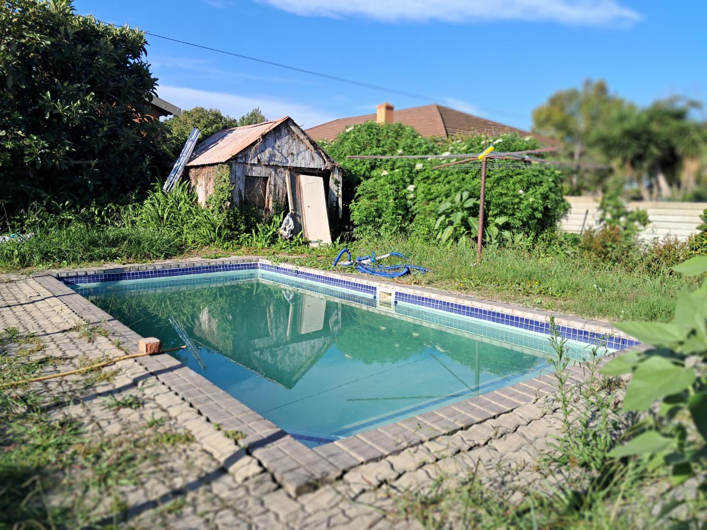 740130_BACK_-_POOL23.jpg