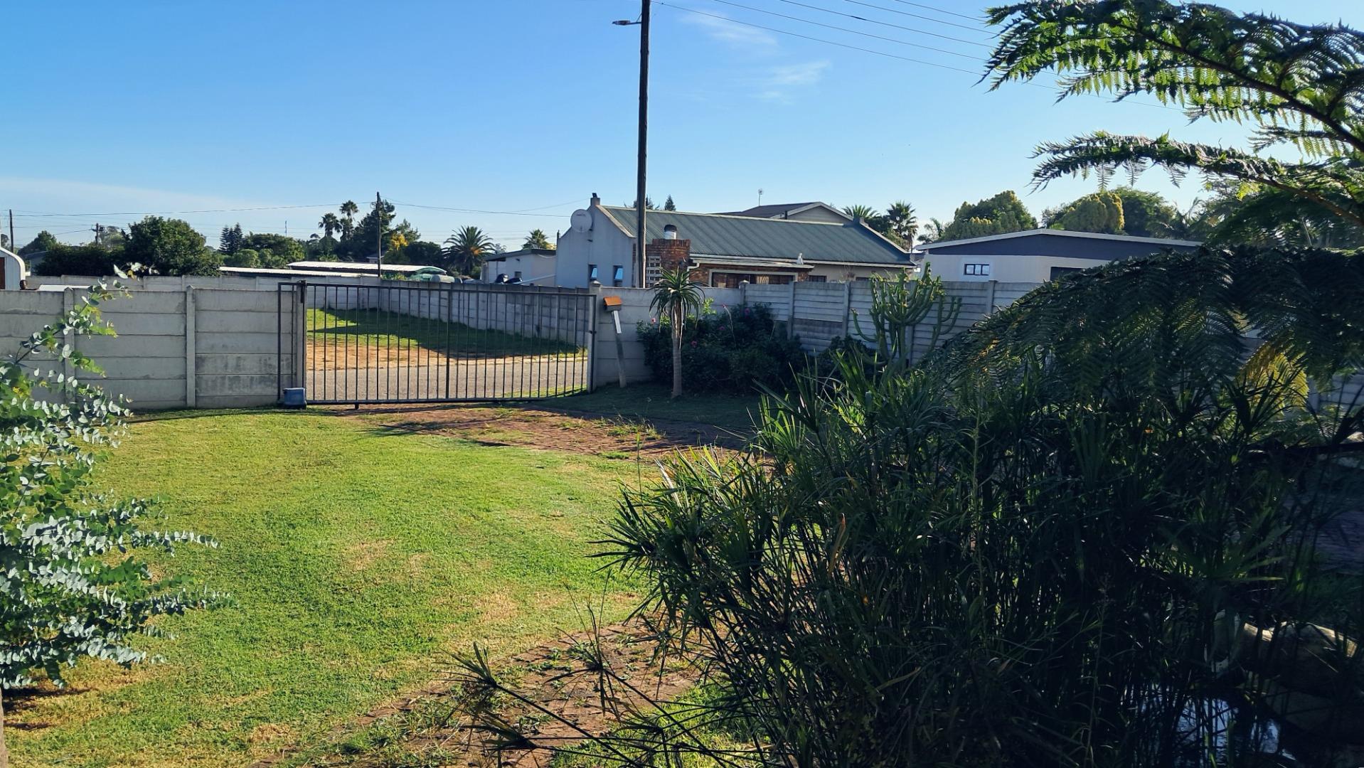 740130_FRONT_-_GARDEN_GATE.jpg