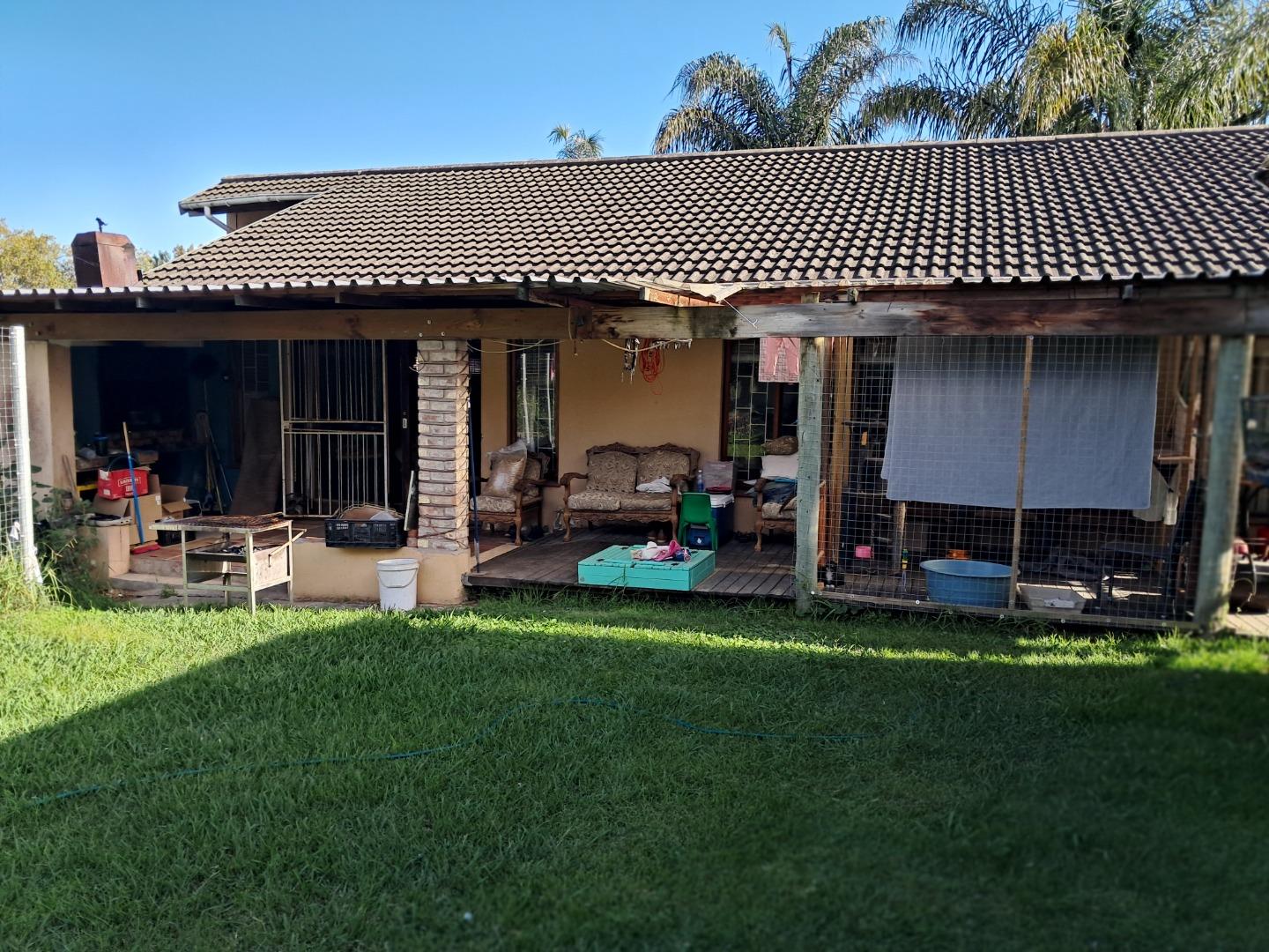 740130_PATIO_-_BACK.jpg