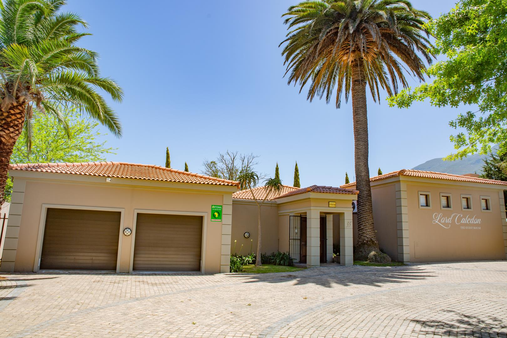 9 Bedroom House + Cottage/Flat for Sale - Western Cape