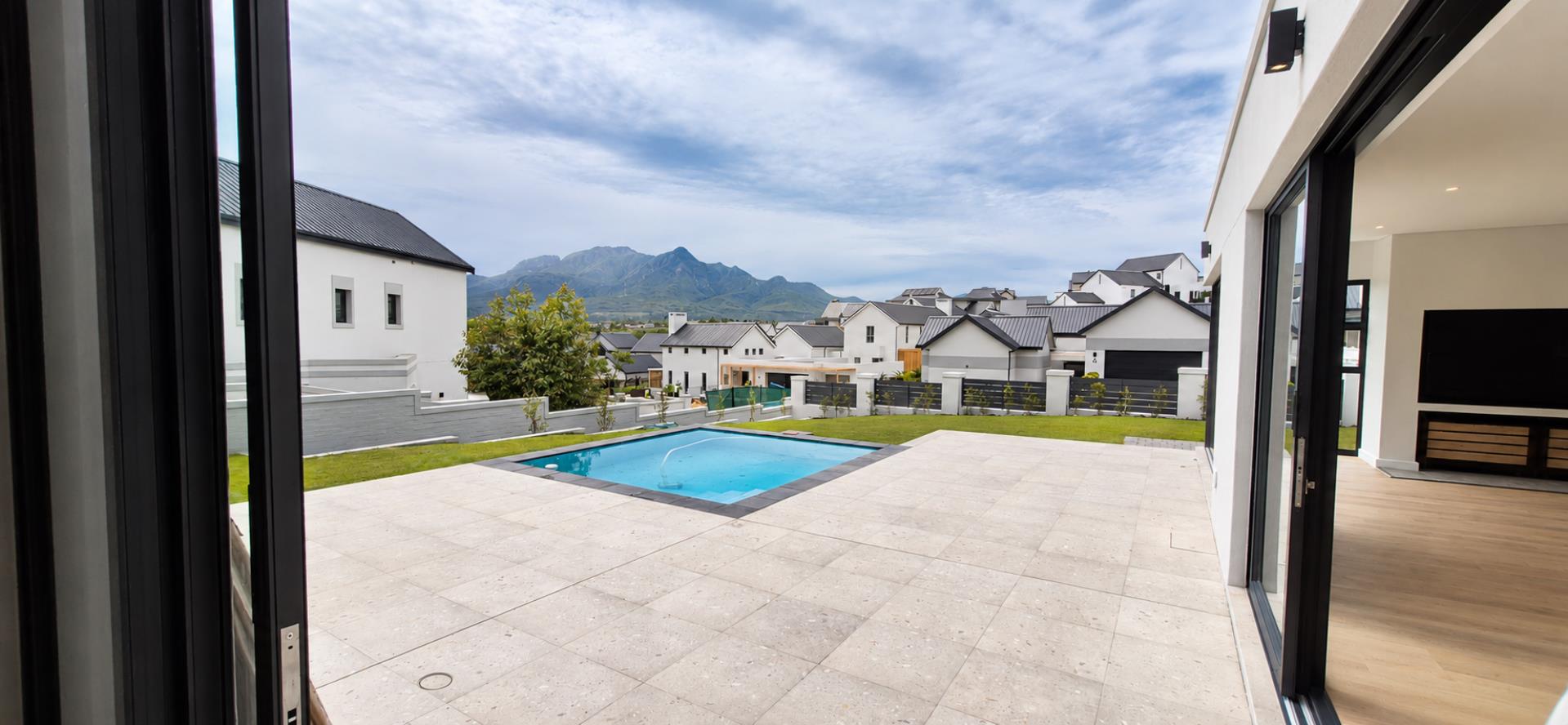 769733_Modern_Backyard_Pool_with_Mountain_Views(2).png