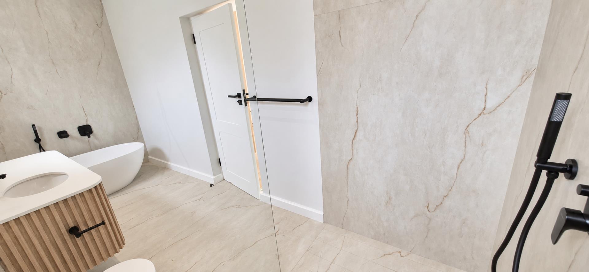 769733_Modern_Marble_Bathroom_Retreat.png